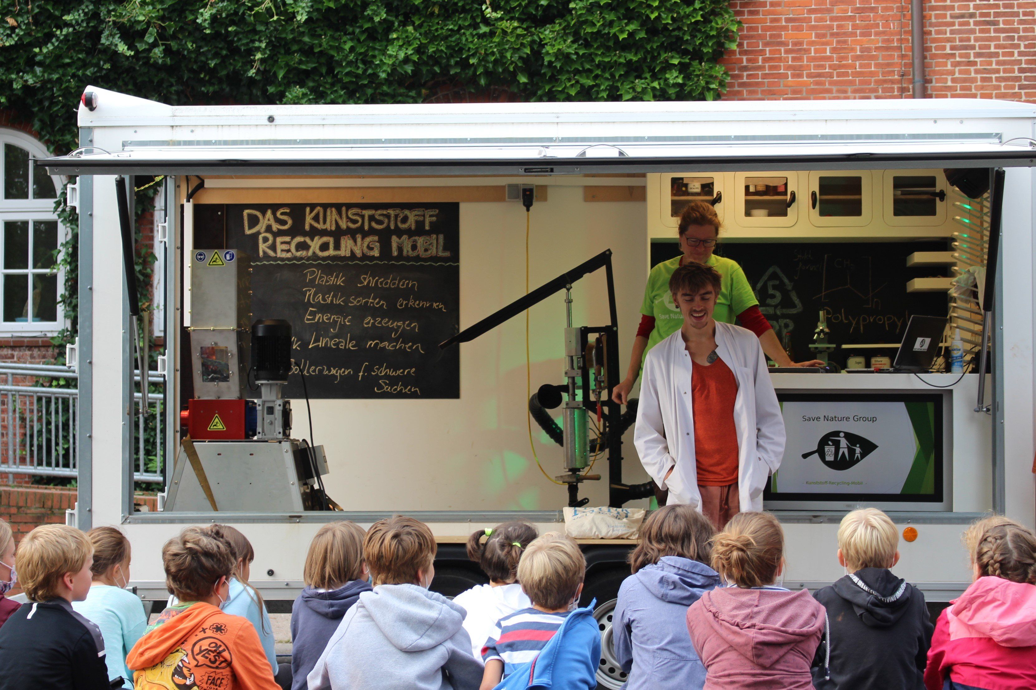 Recycling Mobil auf Föhr an der Schule