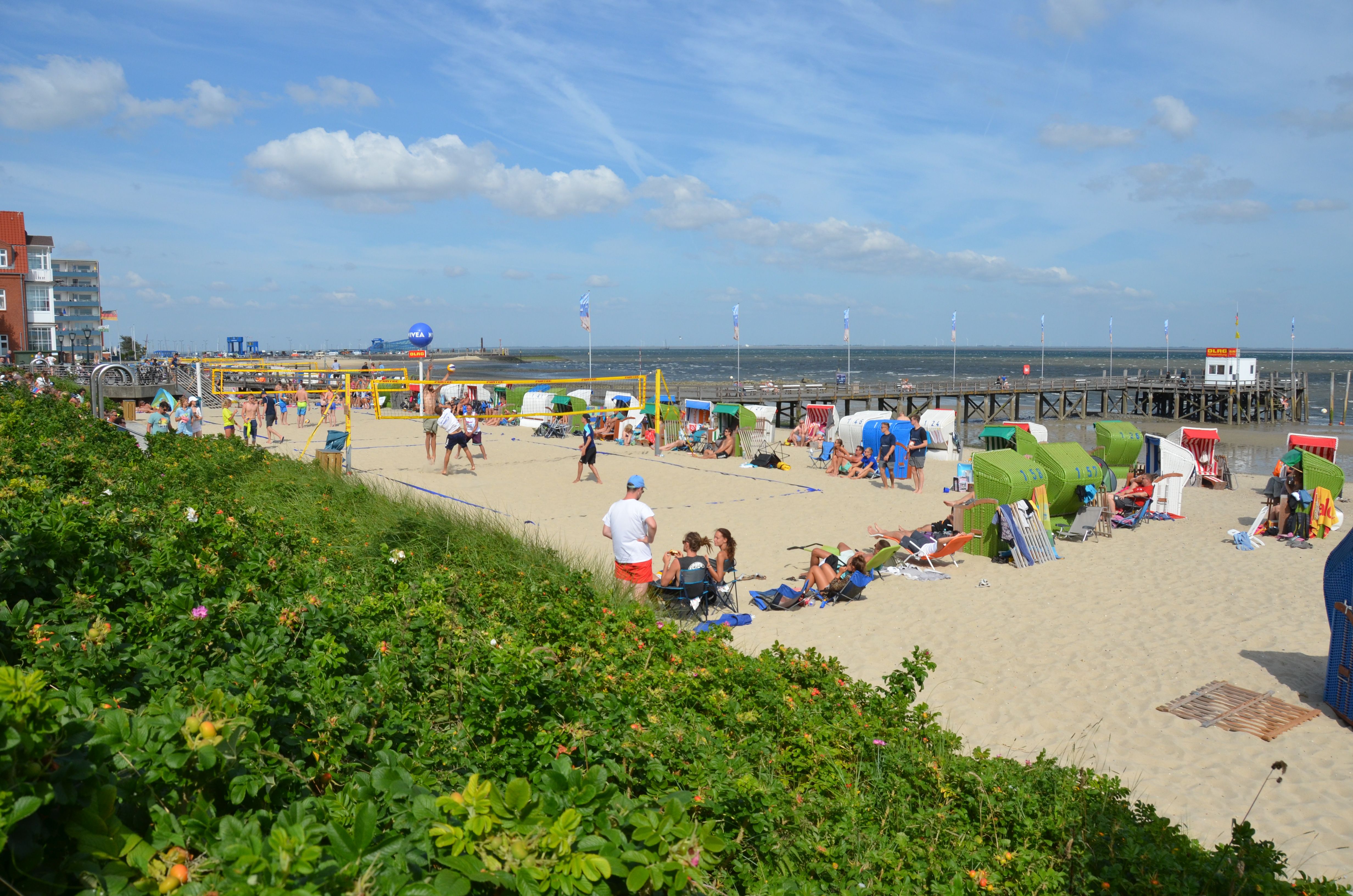 Beachvolleyball am Strand in Wyk auf Föhr.